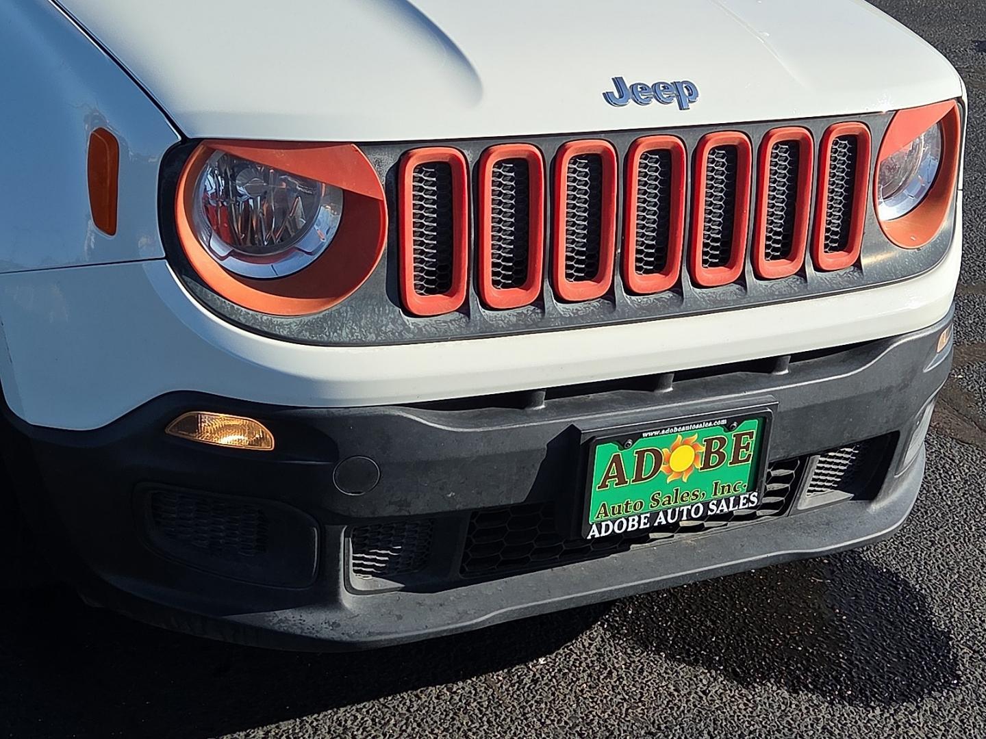 2017 Alpine White - PWV /Black - X9 Jeep Renegade Sport FWD (ZACCJAAB2HP) with an Tigershark MultiAir 2.4L I-4 variable valve control, regular gasoline, engine with 180HP engine, located at 4711 Ave Q, Lubbock, TX, 79412, (806) 687-2362, 33.551304, -101.855293- Photo#8