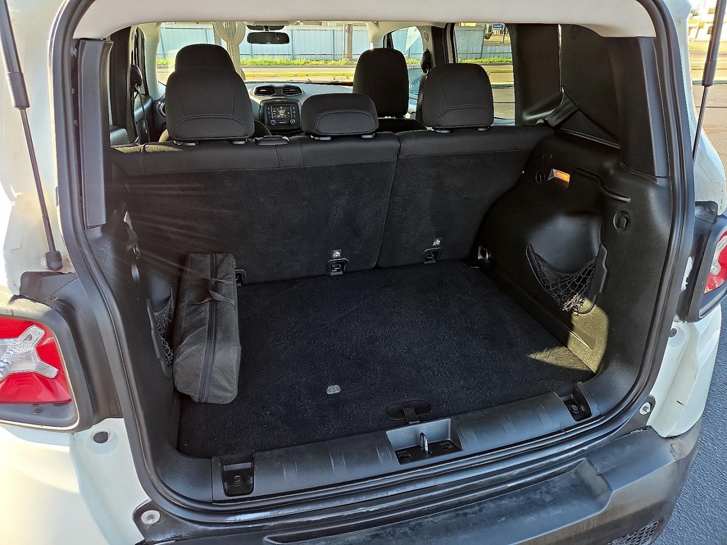 2017 Alpine White - PWV /Black - X9 Jeep Renegade Sport FWD (ZACCJAAB2HP) with an Tigershark MultiAir 2.4L I-4 variable valve control, regular gasoline, engine with 180HP engine, located at 4711 Ave Q, Lubbock, TX, 79412, (806) 687-2362, 33.551304, -101.855293- Photo#15