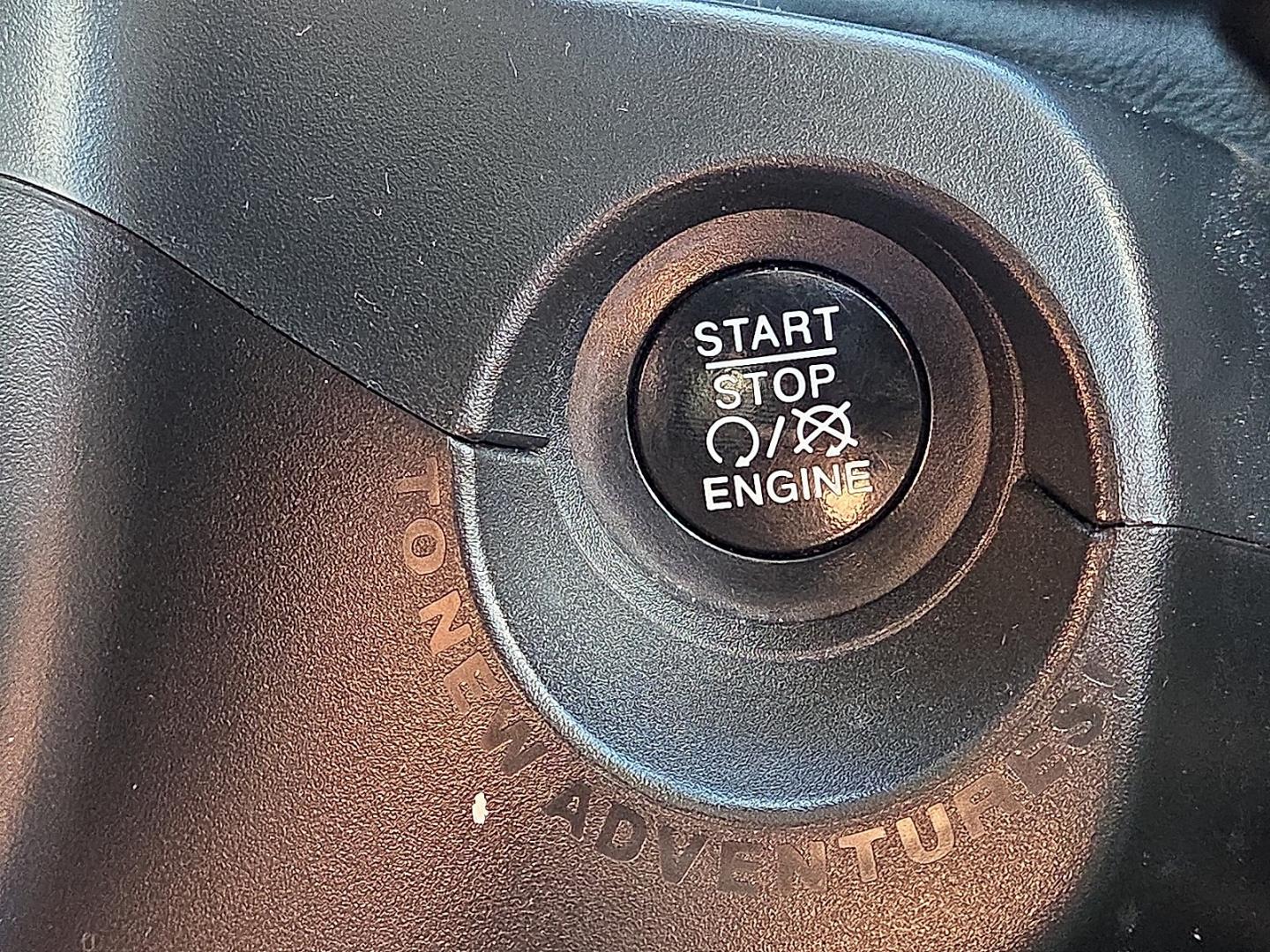 2017 Alpine White - PWV /Black - X9 Jeep Renegade Sport FWD (ZACCJAAB2HP) with an Tigershark MultiAir 2.4L I-4 variable valve control, regular gasoline, engine with 180HP engine, located at 4711 Ave Q, Lubbock, TX, 79412, (806) 687-2362, 33.551304, -101.855293- Photo#24