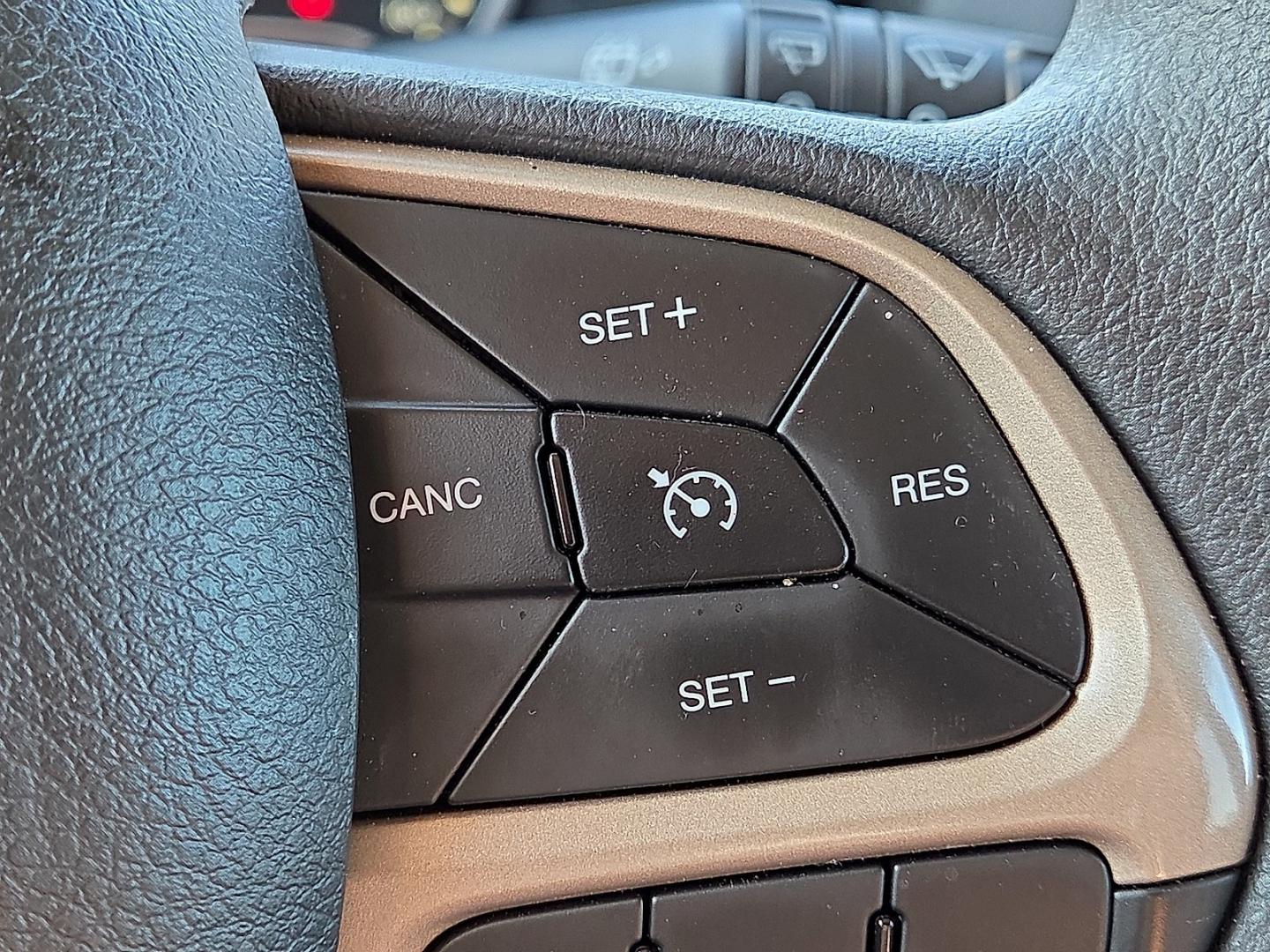 2017 Alpine White - PWV /Black - X9 Jeep Renegade Sport FWD (ZACCJAAB2HP) with an Tigershark MultiAir 2.4L I-4 variable valve control, regular gasoline, engine with 180HP engine, located at 4711 Ave Q, Lubbock, TX, 79412, (806) 687-2362, 33.551304, -101.855293- Photo#26