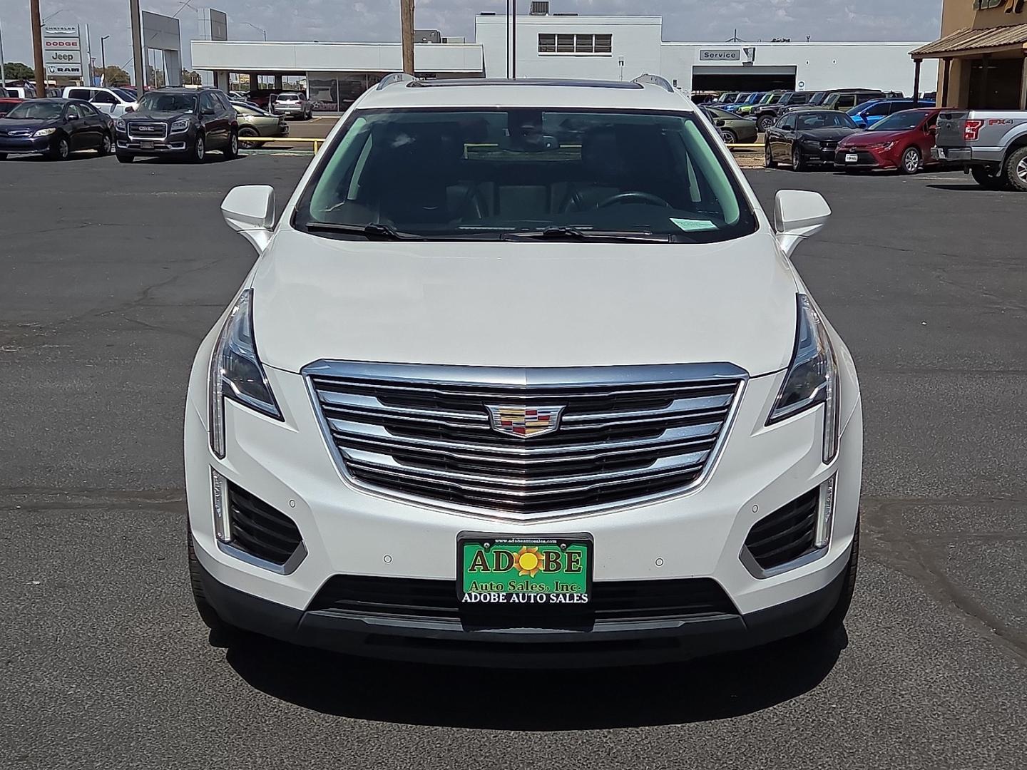2017 Crystal White Tricoat - G1W /Jet Black - H2X Cadillac XT5 Premium Luxury (1GYKNCRS3HZ) with an 3.6L V-6 direct injection, DOHC, VVT variable valve control, regular gasoline, engine with cylinder deactivation and 310HP engine, located at 4711 Ave Q, Lubbock, TX, 79412, (806) 687-2362, 33.551304, -101.855293- Photo#7