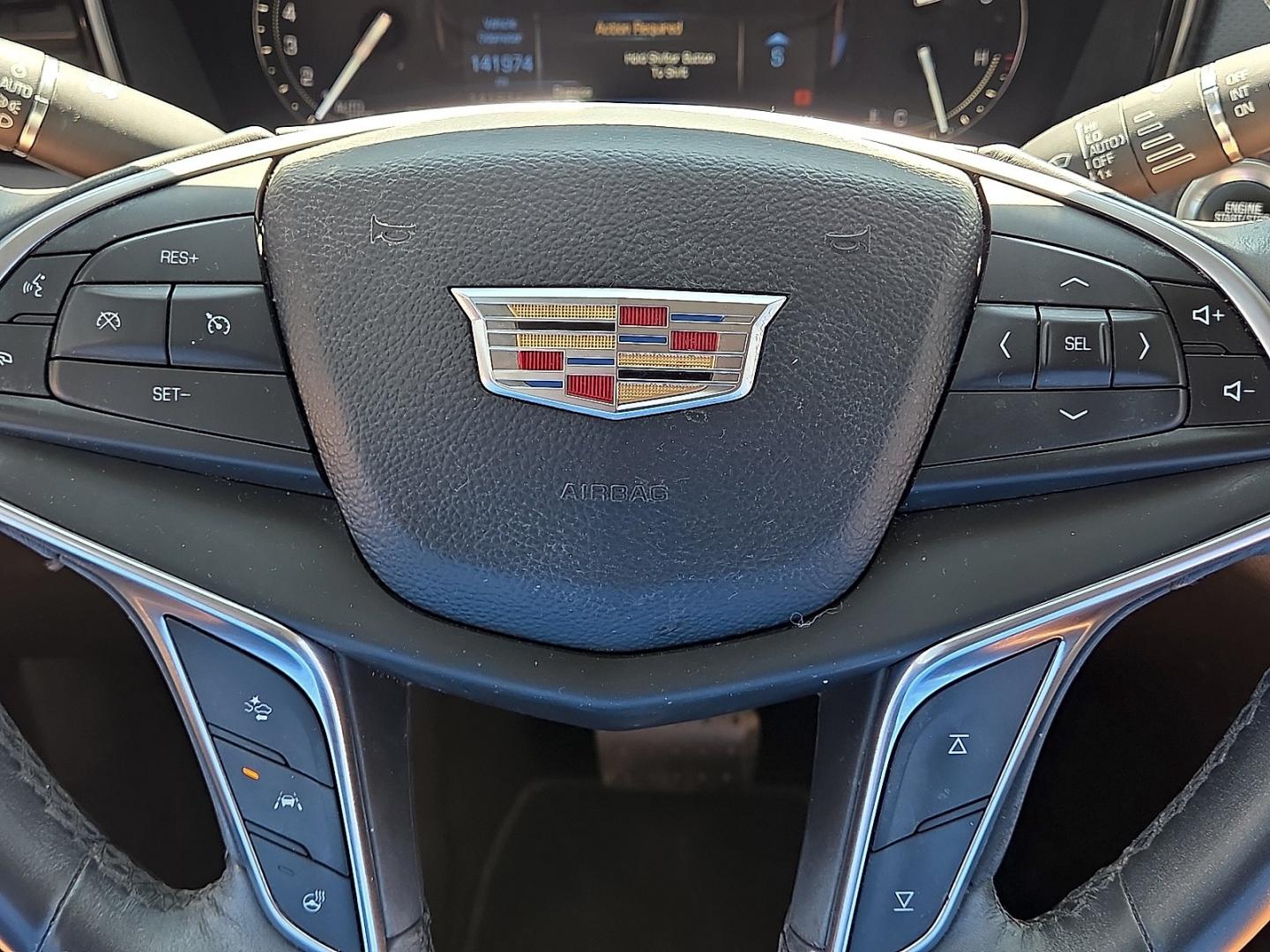 2017 Crystal White Tricoat - G1W /Jet Black - H2X Cadillac XT5 Premium Luxury (1GYKNCRS3HZ) with an 3.6L V-6 direct injection, DOHC, VVT variable valve control, regular gasoline, engine with cylinder deactivation and 310HP engine, located at 4711 Ave Q, Lubbock, TX, 79412, (806) 687-2362, 33.551304, -101.855293- Photo#30