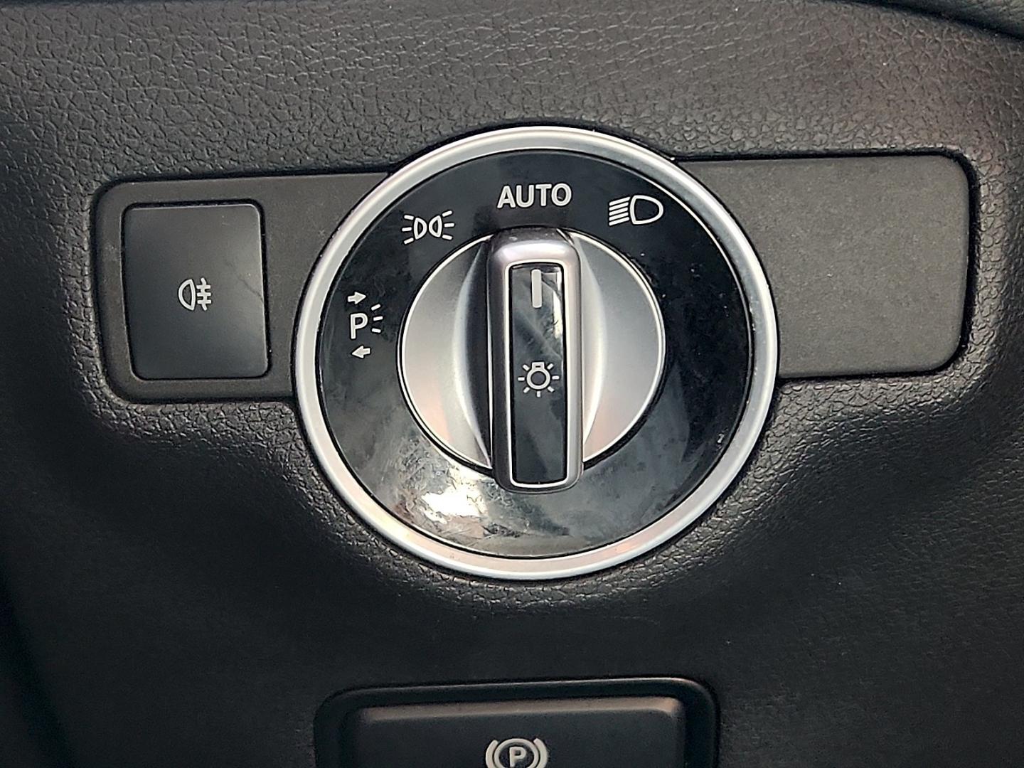 2016 GRAY Mercedes-Benz CLA 250 4MATIC (WDDSJ4GB6GN) with an 2L I-4 direct injection, DOHC, variable valve control, intercooled turbo, premium gasoline, engine with 208HP engine, located at 4711 Ave Q, Lubbock, TX, 79412, (806) 687-2362, 33.551304, -101.855293- Photo#23