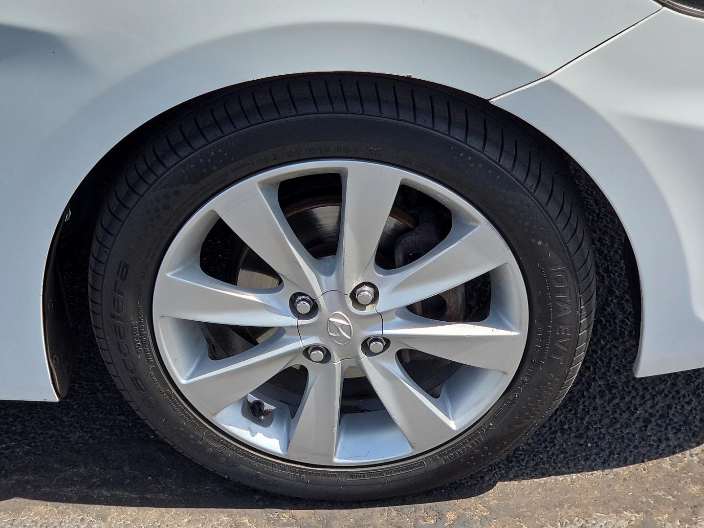 2017 Century White - PGU /Gray - 9Y Hyundai Accent SE (KMHCT4AE1HU) with an 1.6L I-4 direct injection, DOHC, variable valve control, regular gasoline, engine with 137HP engine, located at 4711 Ave Q, Lubbock, TX, 79412, (806) 687-2362, 33.551304, -101.855293- Photo#9