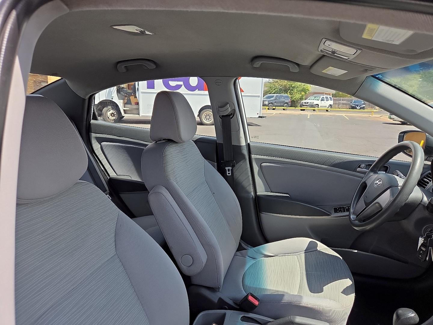 2017 Century White - PGU /Gray - 9Y Hyundai Accent SE (KMHCT4AE1HU) with an 1.6L I-4 direct injection, DOHC, variable valve control, regular gasoline, engine with 137HP engine, located at 4711 Ave Q, Lubbock, TX, 79412, (806) 687-2362, 33.551304, -101.855293- Photo#11