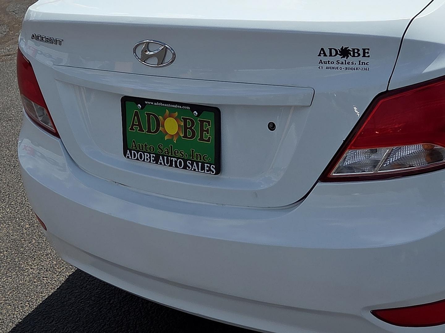 2017 Century White - PGU /Gray - 9Y Hyundai Accent SE (KMHCT4AE1HU) with an 1.6L I-4 direct injection, DOHC, variable valve control, regular gasoline, engine with 137HP engine, located at 4711 Ave Q, Lubbock, TX, 79412, (806) 687-2362, 33.551304, -101.855293- Photo#14