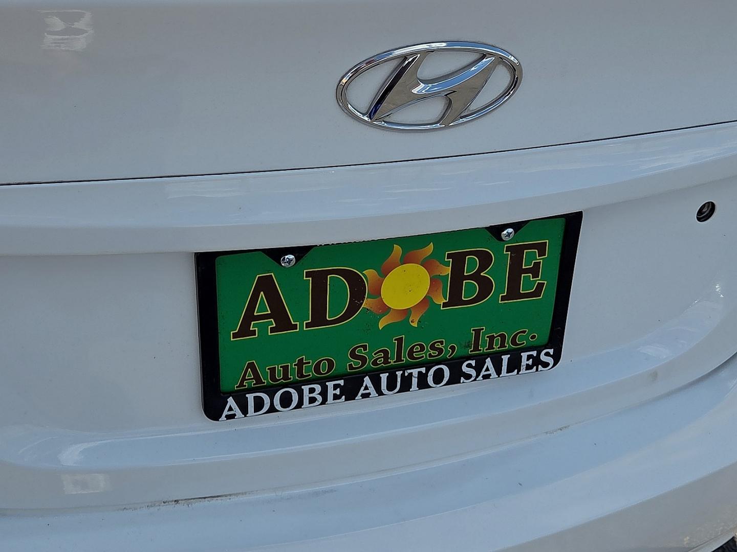 2017 Century White - PGU /Gray - 9Y Hyundai Accent SE (KMHCT4AE1HU) with an 1.6L I-4 direct injection, DOHC, variable valve control, regular gasoline, engine with 137HP engine, located at 4711 Ave Q, Lubbock, TX, 79412, (806) 687-2362, 33.551304, -101.855293- Photo#17