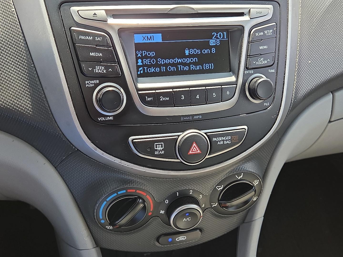 2017 Century White - PGU /Gray - 9Y Hyundai Accent SE (KMHCT4AE1HU) with an 1.6L I-4 direct injection, DOHC, variable valve control, regular gasoline, engine with 137HP engine, located at 4711 Ave Q, Lubbock, TX, 79412, (806) 687-2362, 33.551304, -101.855293- Photo#23