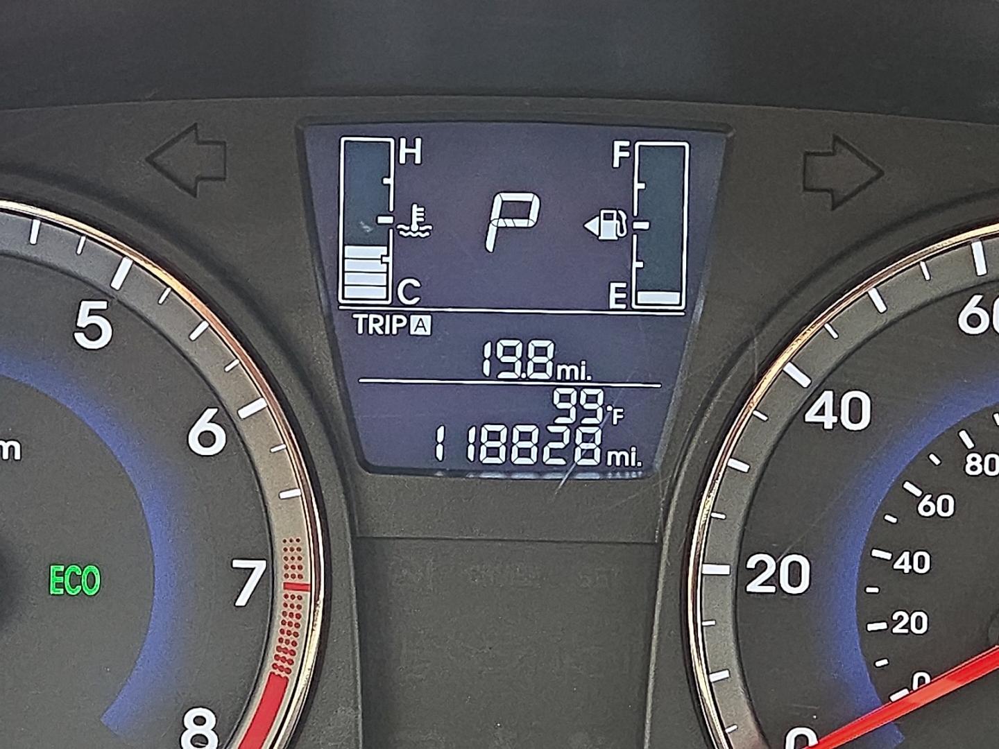 2017 Century White - PGU /Gray - 9Y Hyundai Accent SE (KMHCT4AE1HU) with an 1.6L I-4 direct injection, DOHC, variable valve control, regular gasoline, engine with 137HP engine, located at 4711 Ave Q, Lubbock, TX, 79412, (806) 687-2362, 33.551304, -101.855293- Photo#24