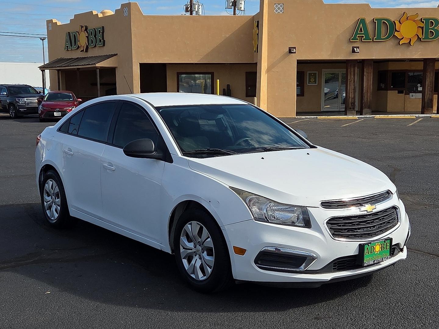 2016 Summit White - GAZ /Jet Black/Medium Titanium - AFB Chevrolet Cruze Limited LS Auto (1G1PC5SGXG7) with an ECOTEC 1.8L I-4 DOHC, VVT variable valve control, regular gasoline, engine with 138HP engine, located at 4711 Ave Q, Lubbock, TX, 79412, (806) 687-2362, 33.551304, -101.855293- Photo#6