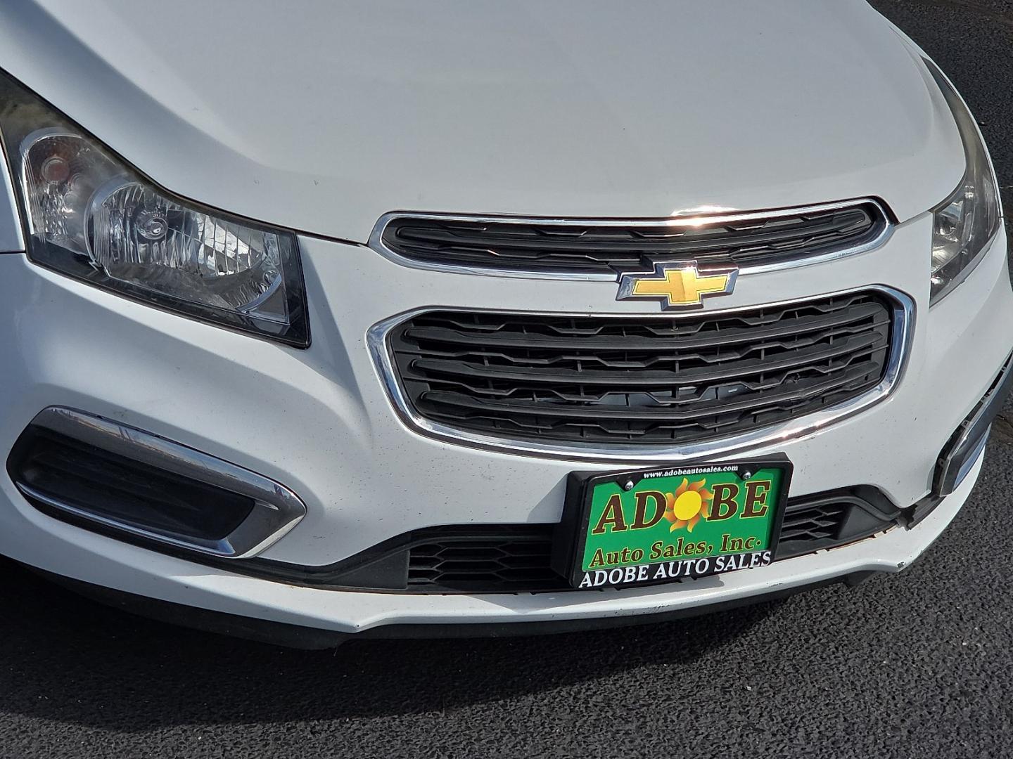 2016 Summit White - GAZ /Jet Black/Medium Titanium - AFB Chevrolet Cruze Limited LS Auto (1G1PC5SGXG7) with an ECOTEC 1.8L I-4 DOHC, VVT variable valve control, regular gasoline, engine with 138HP engine, located at 4711 Ave Q, Lubbock, TX, 79412, (806) 687-2362, 33.551304, -101.855293- Photo#8