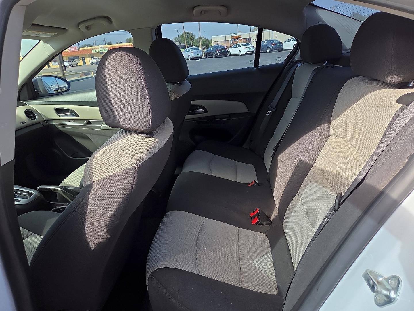 2016 Summit White - GAZ /Jet Black/Medium Titanium - AFB Chevrolet Cruze Limited LS Auto (1G1PC5SGXG7) with an ECOTEC 1.8L I-4 DOHC, VVT variable valve control, regular gasoline, engine with 138HP engine, located at 4711 Ave Q, Lubbock, TX, 79412, (806) 687-2362, 33.551304, -101.855293- Photo#16