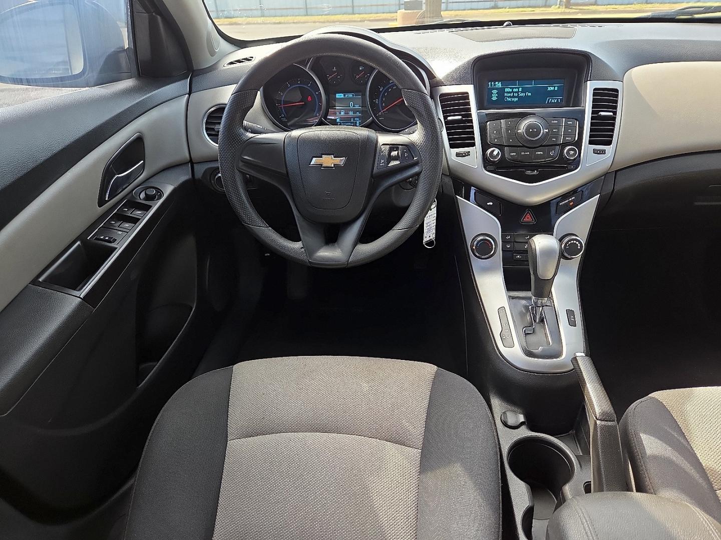 2016 Summit White - GAZ /Jet Black/Medium Titanium - AFB Chevrolet Cruze Limited LS Auto (1G1PC5SGXG7) with an ECOTEC 1.8L I-4 DOHC, VVT variable valve control, regular gasoline, engine with 138HP engine, located at 4711 Ave Q, Lubbock, TX, 79412, (806) 687-2362, 33.551304, -101.855293- Photo#17