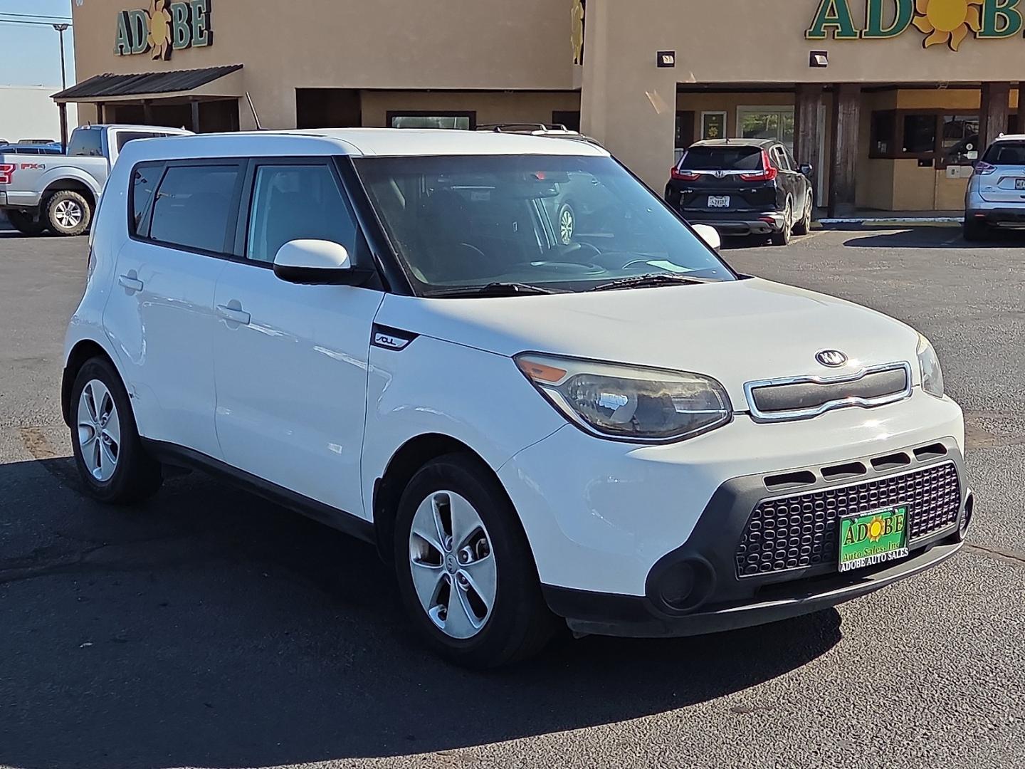 2015 Clear White - 1D /Black - EQ Kia Soul (KNDJN2A28F7) with an Gamma 1.6L I-4 direct injection, DOHC, variable valve control, regular gasoline, engine with 130HP engine, located at 4711 Ave Q, Lubbock, TX, 79412, (806) 687-2362, 33.551304, -101.855293- Photo#6