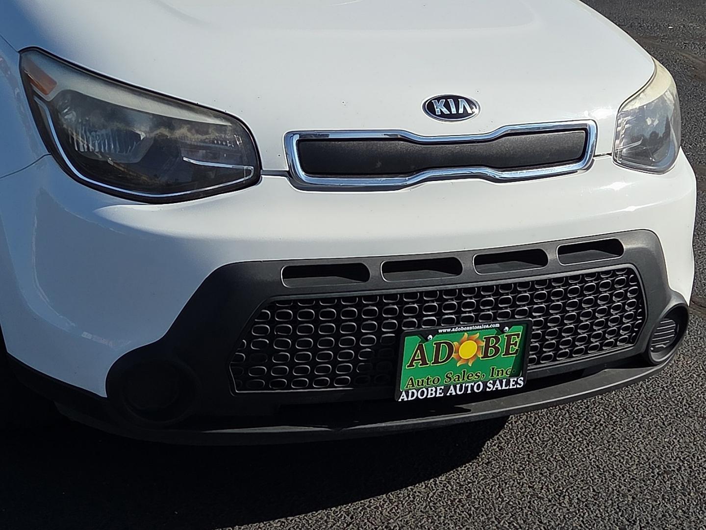 2015 Clear White - 1D /Black - EQ Kia Soul (KNDJN2A28F7) with an Gamma 1.6L I-4 direct injection, DOHC, variable valve control, regular gasoline, engine with 130HP engine, located at 4711 Ave Q, Lubbock, TX, 79412, (806) 687-2362, 33.551304, -101.855293- Photo#8