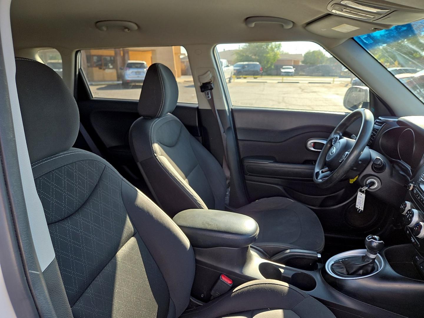 2015 Clear White - 1D /Black - EQ Kia Soul (KNDJN2A28F7) with an Gamma 1.6L I-4 direct injection, DOHC, variable valve control, regular gasoline, engine with 130HP engine, located at 4711 Ave Q, Lubbock, TX, 79412, (806) 687-2362, 33.551304, -101.855293- Photo#11