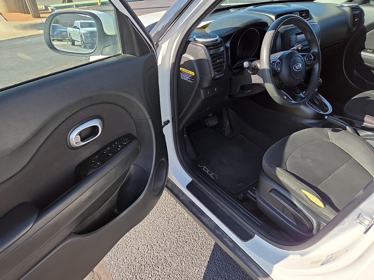 2015 Clear White - 1D /Black - EQ Kia Soul (KNDJN2A28F7) with an Gamma 1.6L I-4 direct injection, DOHC, variable valve control, regular gasoline, engine with 130HP engine, located at 4711 Ave Q, Lubbock, TX, 79412, (806) 687-2362, 33.551304, -101.855293- Photo#19