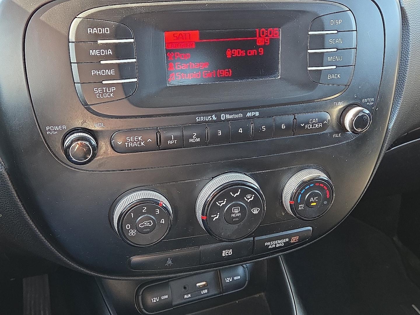 2015 Clear White - 1D /Black - EQ Kia Soul (KNDJN2A28F7) with an Gamma 1.6L I-4 direct injection, DOHC, variable valve control, regular gasoline, engine with 130HP engine, located at 4711 Ave Q, Lubbock, TX, 79412, (806) 687-2362, 33.551304, -101.855293- Photo#23
