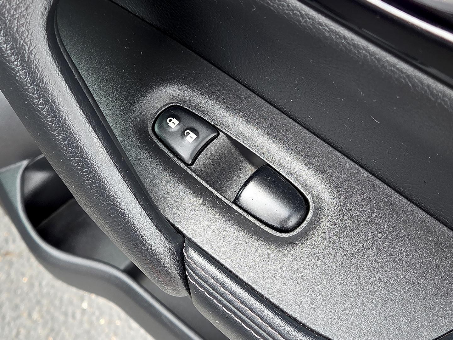 2022 Black /Charcoal - G Nissan Rogue Sport SV FWD Xtronic CVT (JN1BJ1BV6NW) with an 2L I-4 direct injection, DOHC, variable valve control, regular gasoline, engine with 141HP engine, located at 4711 Ave Q, Lubbock, TX, 79412, (806) 687-2362, 33.551304, -101.855293- Photo#12