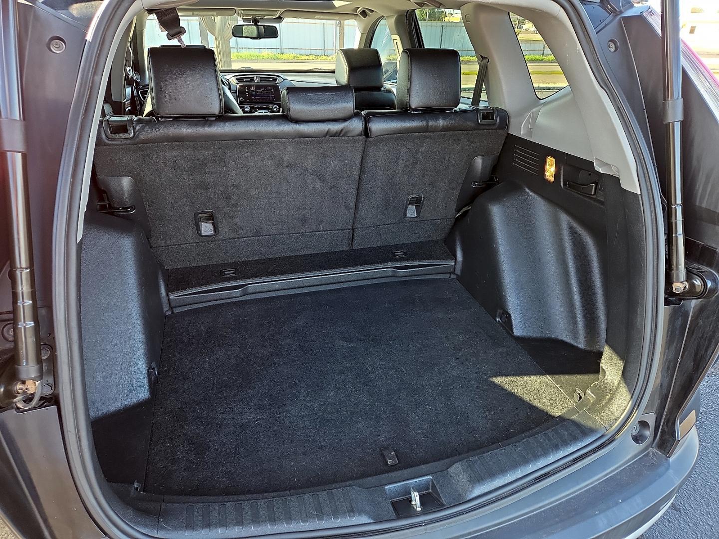 2017 Crystal Black Pearl - BK /Black - BK Honda CR-V EX-L (7FARW1H84HE) with an 1.5L I-4 direct injection, DOHC, variable valve control, intercooled turbo, regular gasoline, engine with 190HP engine, located at 4711 Ave Q, Lubbock, TX, 79412, (806) 687-2362, 33.551304, -101.855293- Photo#14