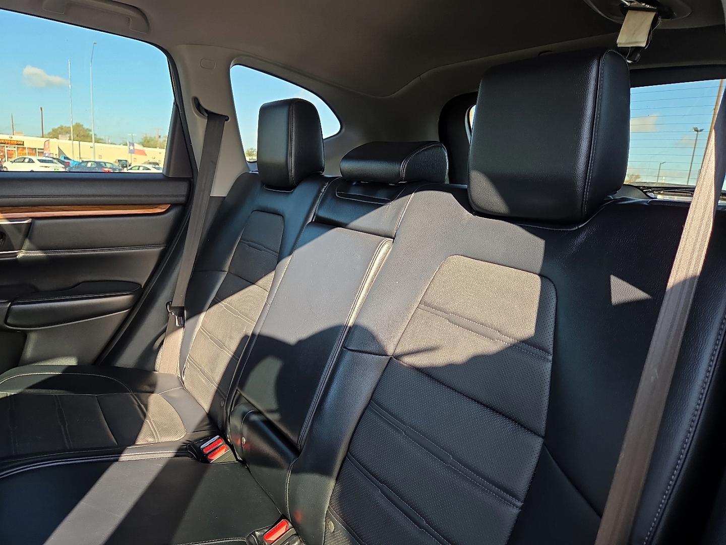 2017 Crystal Black Pearl - BK /Black - BK Honda CR-V EX-L (7FARW1H84HE) with an 1.5L I-4 direct injection, DOHC, variable valve control, intercooled turbo, regular gasoline, engine with 190HP engine, located at 4711 Ave Q, Lubbock, TX, 79412, (806) 687-2362, 33.551304, -101.855293- Photo#17