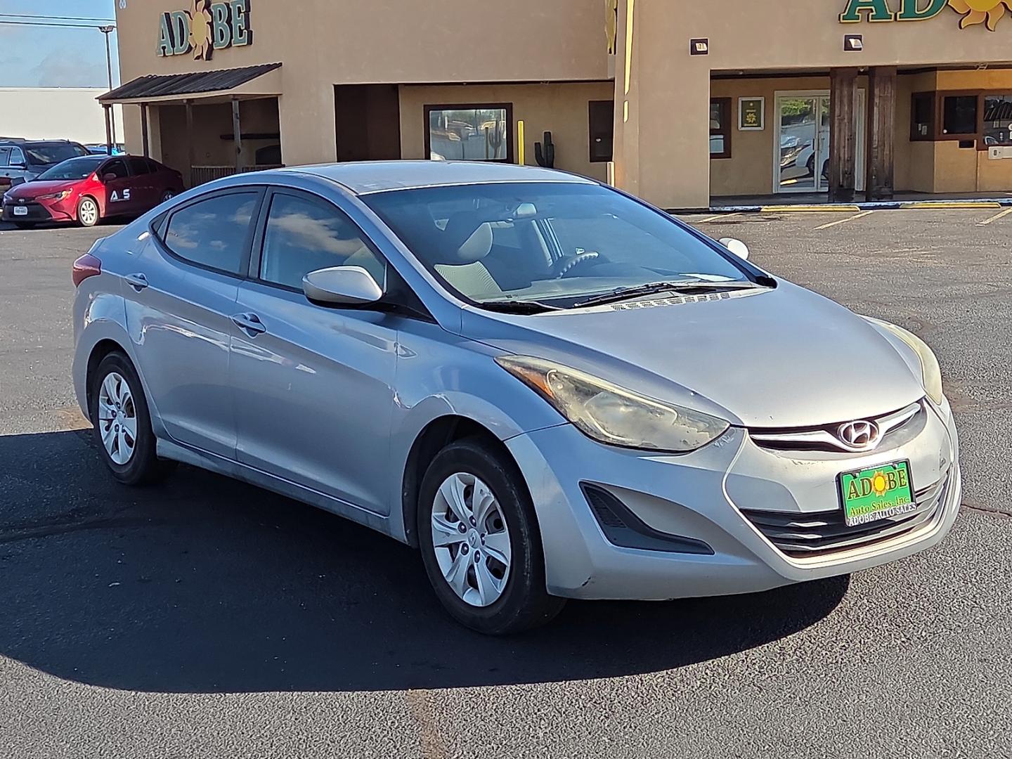 2016 Shale Gray Metallic - 8S /Gray - RAS Hyundai Elantra SE (5NPDH4AE1GH) with an Nu 1.8L I-4 DOHC, D-CVVT variable valve control, regular gasoline, engine with 145HP engine, located at 4711 Ave Q, Lubbock, TX, 79412, (806) 687-2362, 33.551304, -101.855293- Photo#6