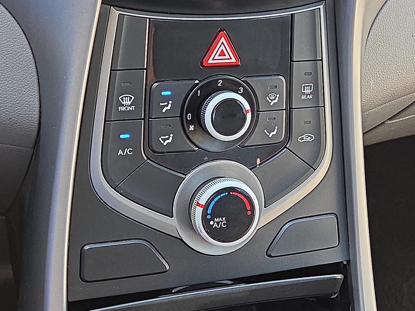2016 Shale Gray Metallic - 8S /Gray - RAS Hyundai Elantra SE (5NPDH4AE1GH) with an Nu 1.8L I-4 DOHC, D-CVVT variable valve control, regular gasoline, engine with 145HP engine, located at 4711 Ave Q, Lubbock, TX, 79412, (806) 687-2362, 33.551304, -101.855293- Photo#24