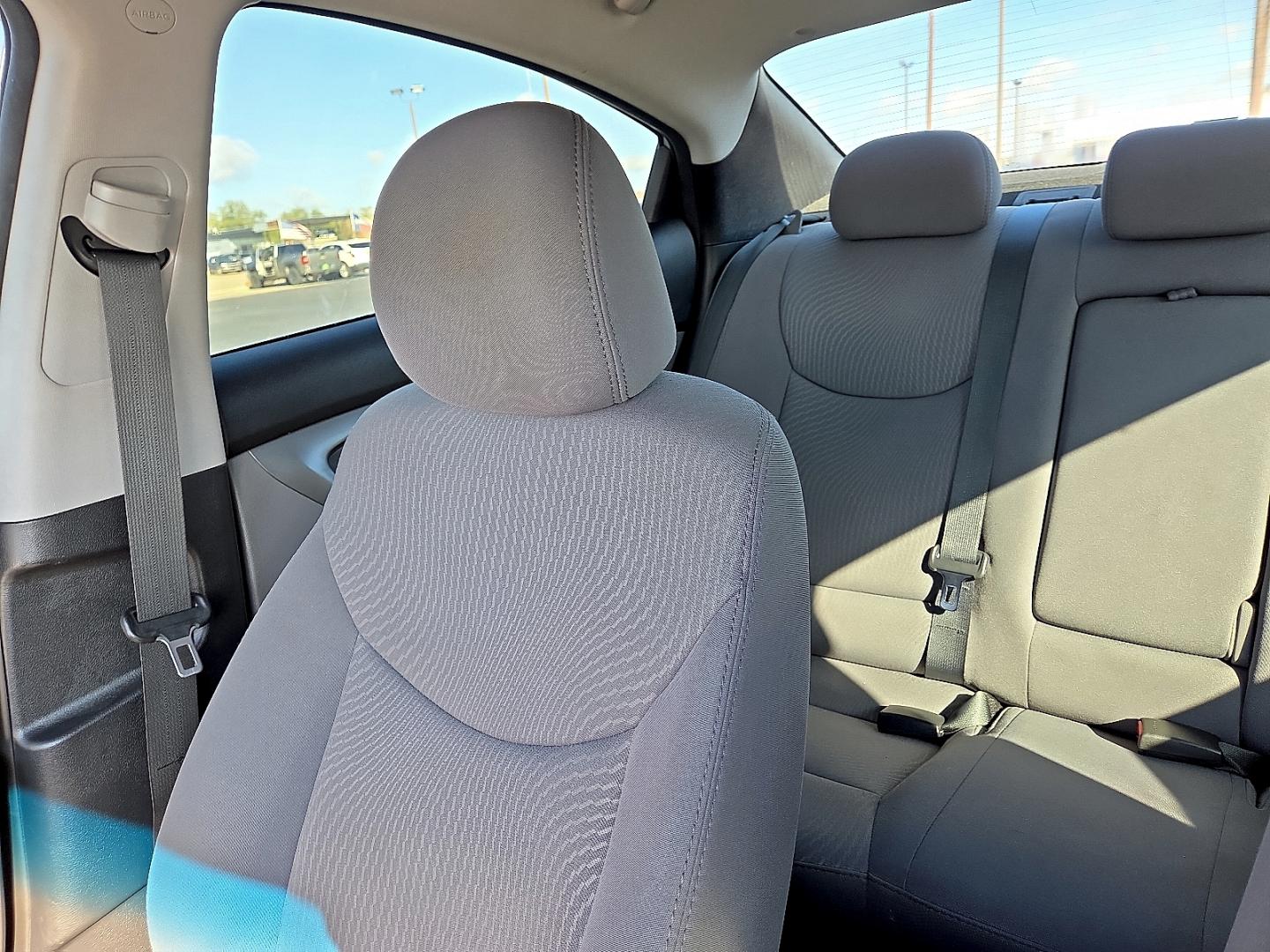 2016 Shale Gray Metallic - 8S /Gray - RAS Hyundai Elantra SE (5NPDH4AE1GH) with an Nu 1.8L I-4 DOHC, D-CVVT variable valve control, regular gasoline, engine with 145HP engine, located at 4711 Ave Q, Lubbock, TX, 79412, (806) 687-2362, 33.551304, -101.855293- Photo#25