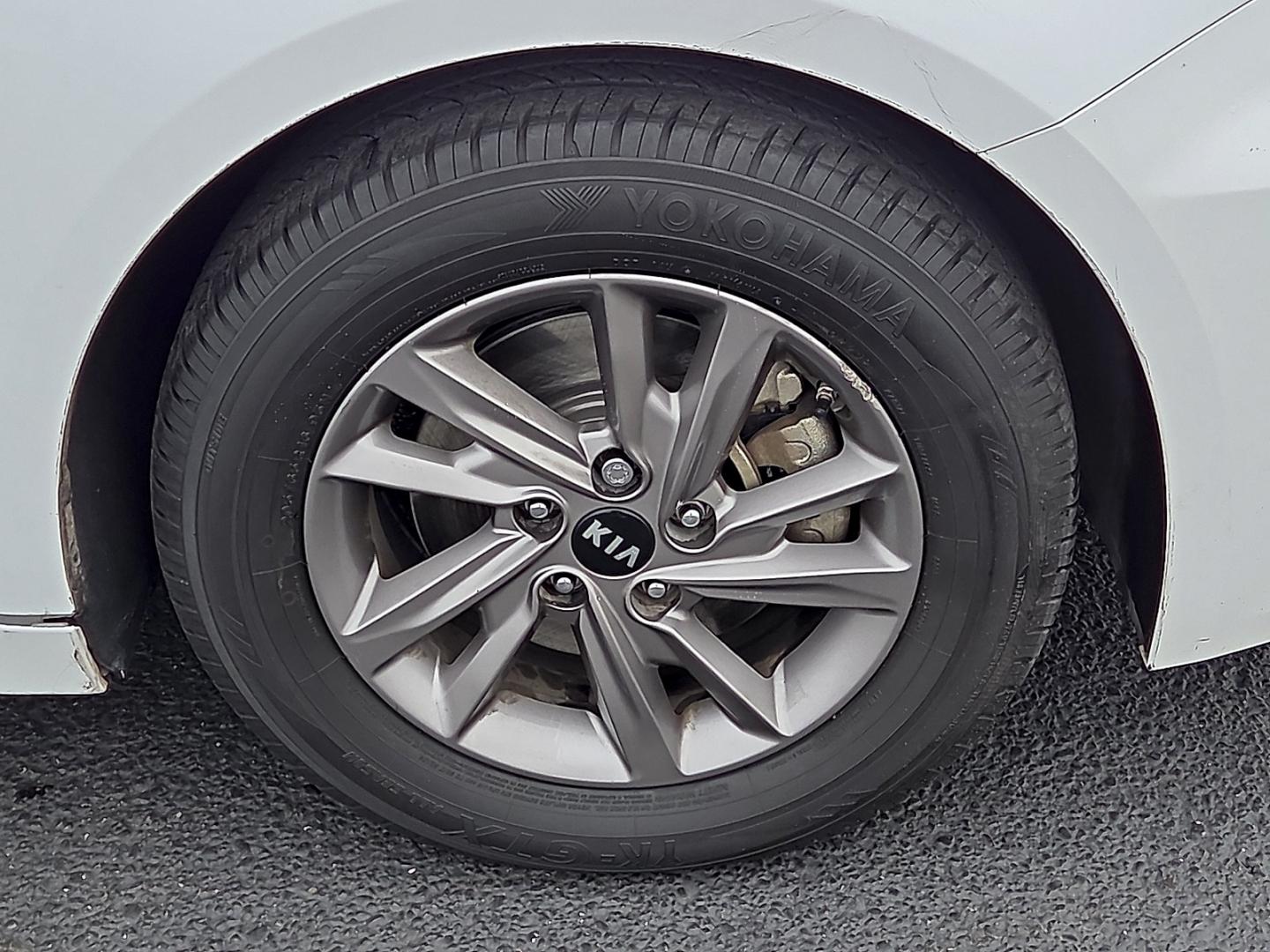2020 Snow White Pearl - SWP /Black - WK Kia Optima LX (5XXGT4L31LG) with an Theta II 2.4L I-4 direct injection, DOHC, D-CVVT variable valve control, regular gasoline, engine with 185HP engine, located at 4711 Ave Q, Lubbock, TX, 79412, (806) 687-2362, 33.551304, -101.855293- Photo#10